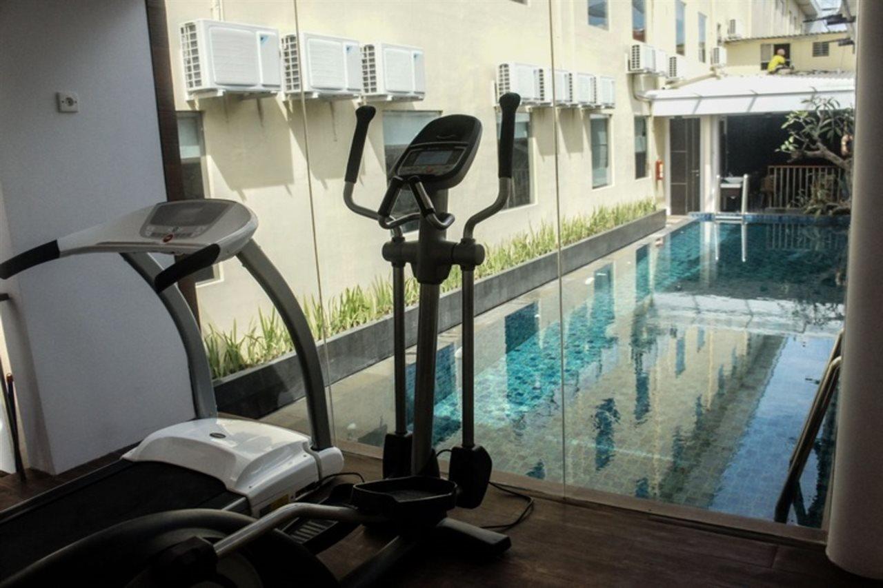Favor Hotel Makassar City Center By Life Macáçar Exterior foto