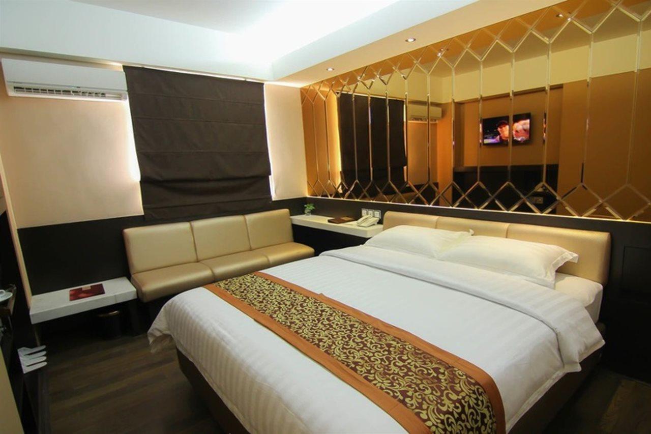 Favor Hotel Makassar City Center By Life Macáçar Exterior foto