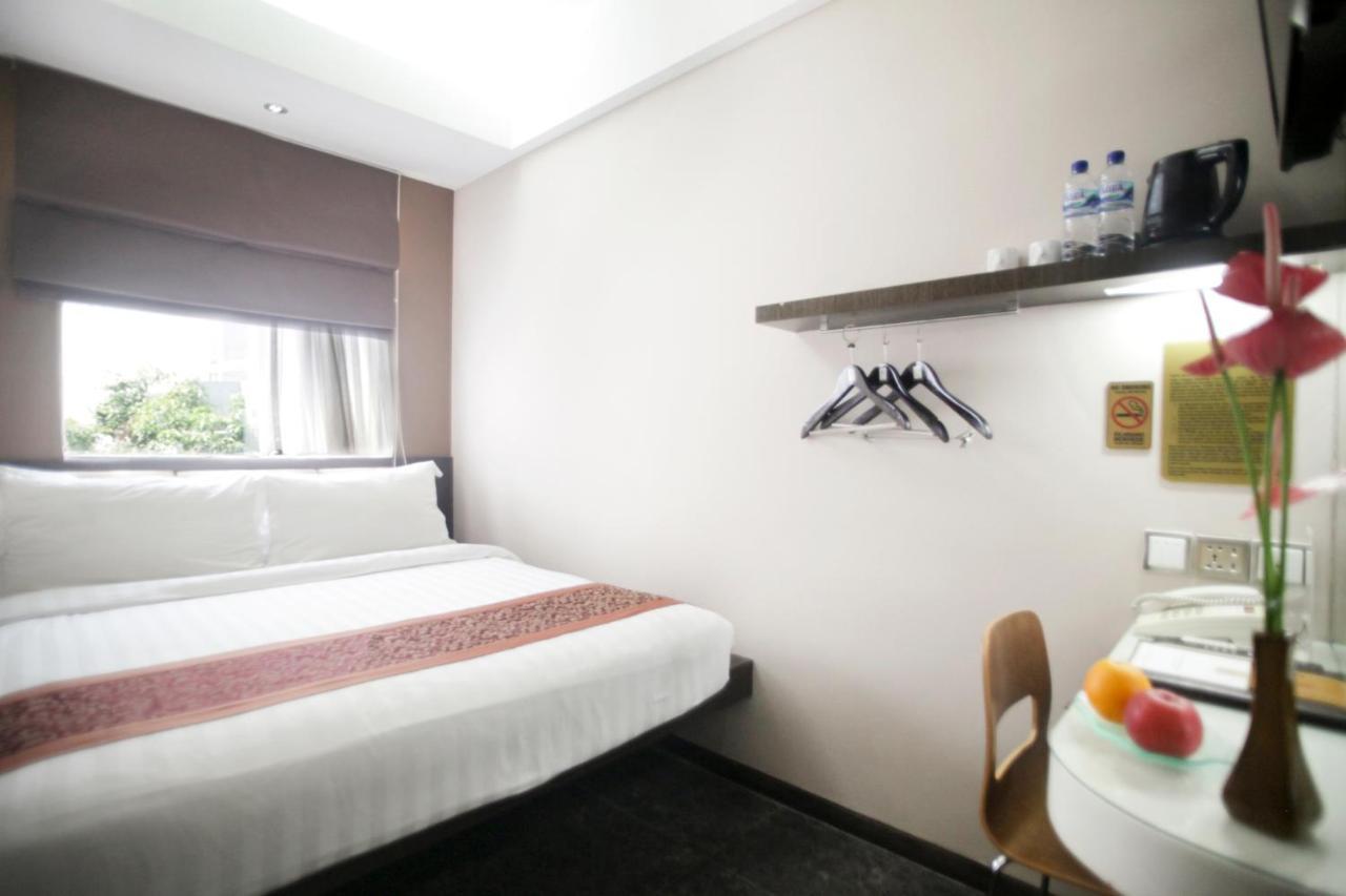 Favor Hotel Makassar City Center By Life Macáçar Exterior foto
