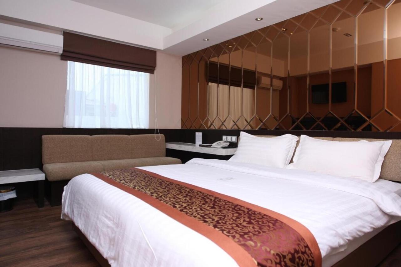 Favor Hotel Makassar City Center By Life Macáçar Exterior foto