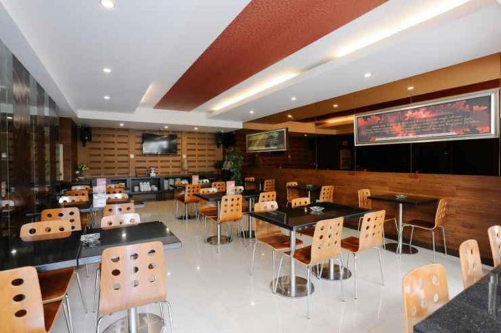 Favor Hotel Makassar City Center By Life Macáçar Exterior foto