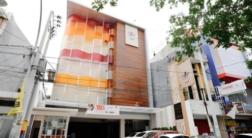 Favor Hotel Makassar City Center By Life Macáçar Exterior foto