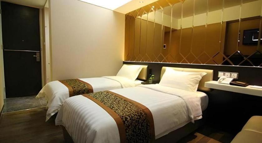 Favor Hotel Makassar City Center By Life Macáçar Exterior foto