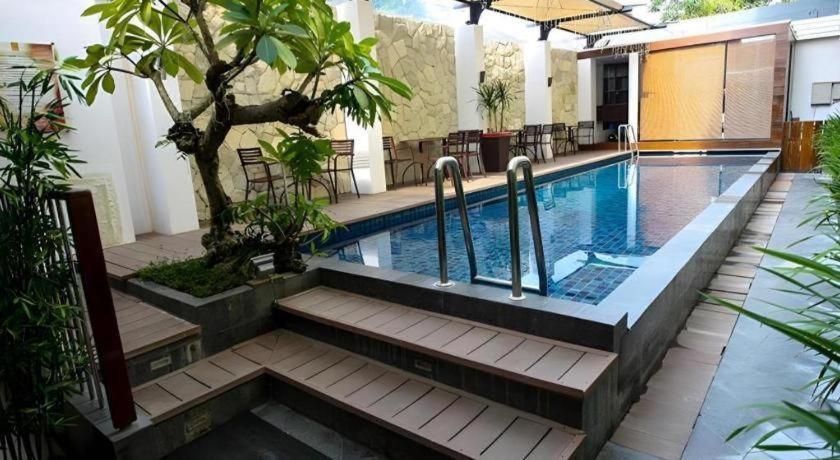 Favor Hotel Makassar City Center By Life Macáçar Exterior foto