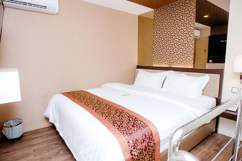 Favor Hotel Makassar City Center By Life Macáçar Exterior foto