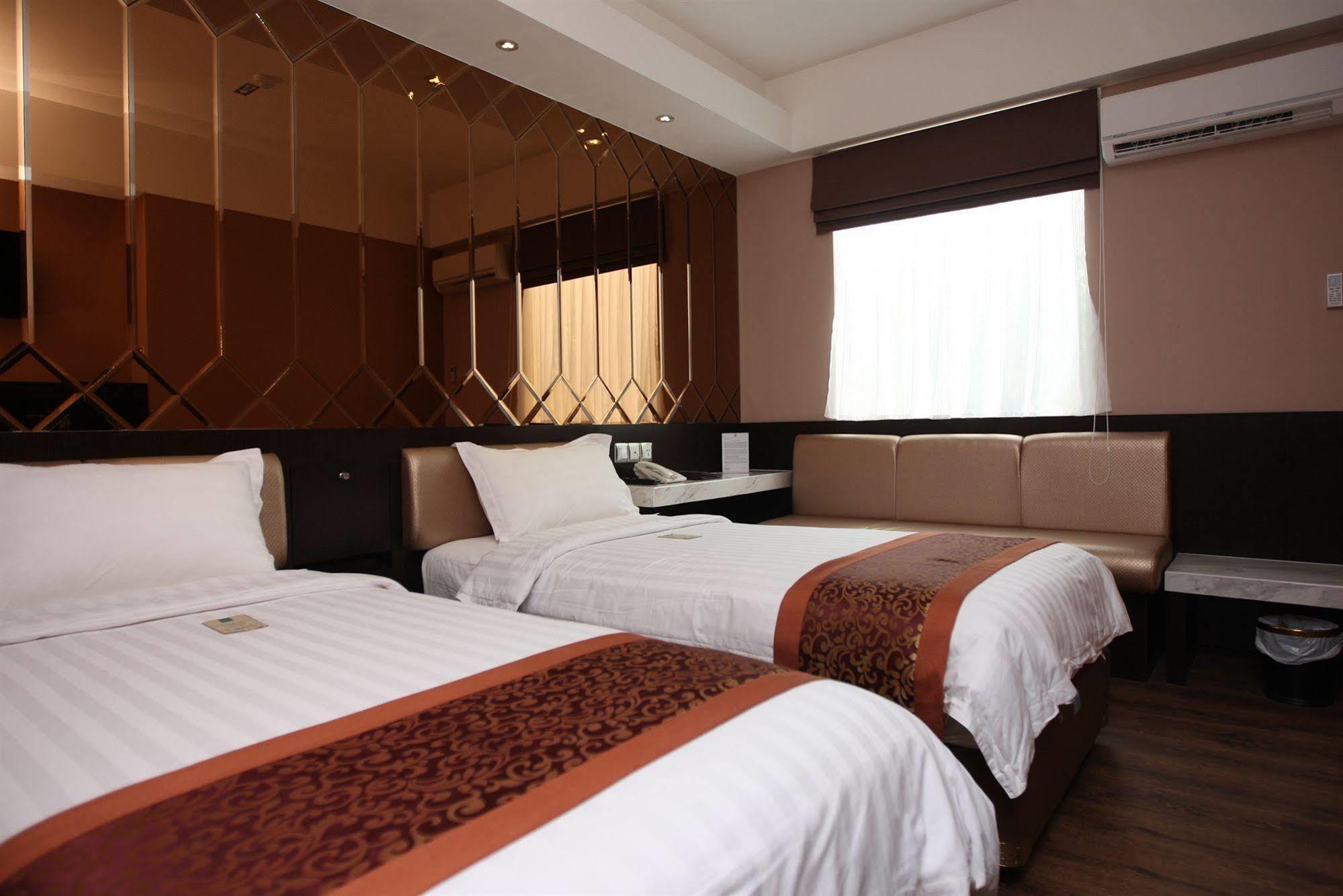 Favor Hotel Makassar City Center By Life Macáçar Exterior foto