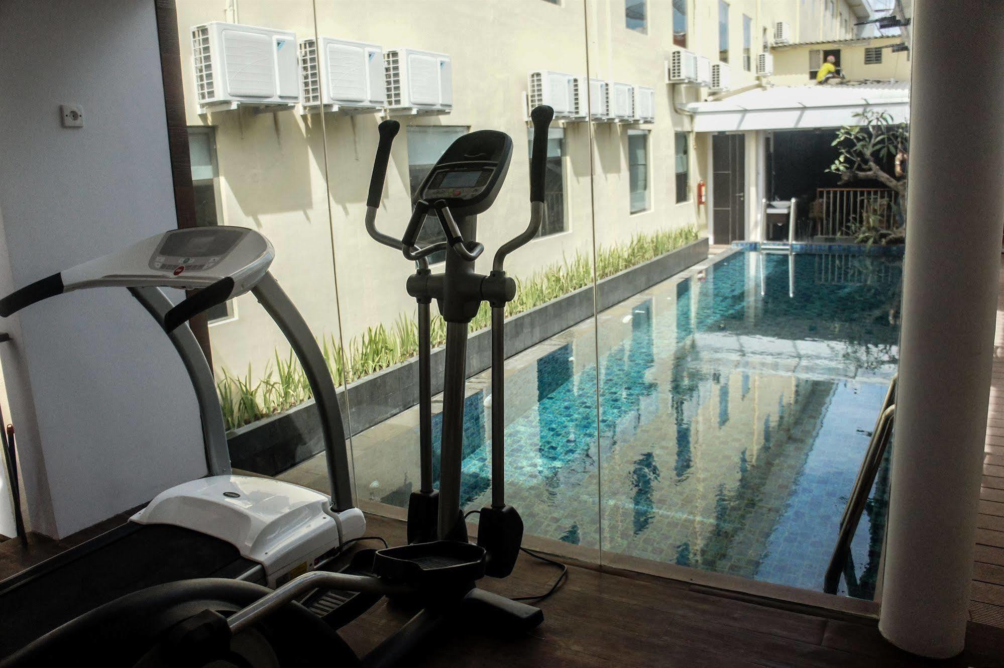 Favor Hotel Makassar City Center By Life Macáçar Exterior foto